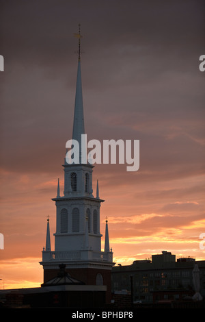 Turm der Kirche in der Abenddämmerung, Old North Church, Boston, Suffolk County, Massachusetts, USA Stockfoto