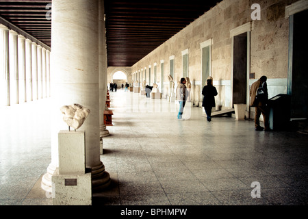 Touristen in der antiken Agora in Athen, Griechenland. Stockfoto