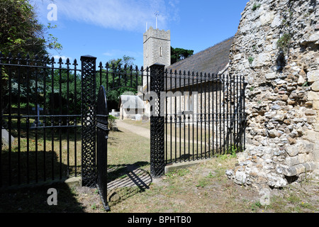 Offene Tor aus einem Aussätzigen-Kapelle, St. James Church, Dunwich, Suffolk, England Stockfoto