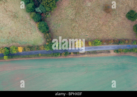 Luftaufnahme der Straße durchschneidet Landschaft südlich von Norwich Norfolk Stockfoto