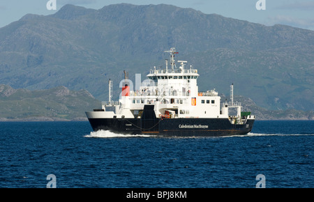 Auto und Personenfähre von Mallaig, Armadale auf der Isle Of Skye von Caledonian MacBrayne betrieben Stockfoto