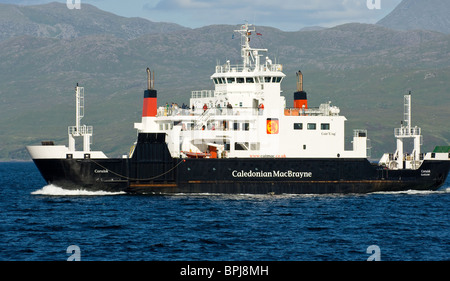 Auto und Personenfähre von Mallaig, Armadale auf der Isle Of Skye von Caledonian MacBrayne betrieben Stockfoto