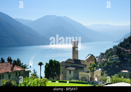 Kirche am Comer See, Argegno, Lombardei, Italien Stockfoto