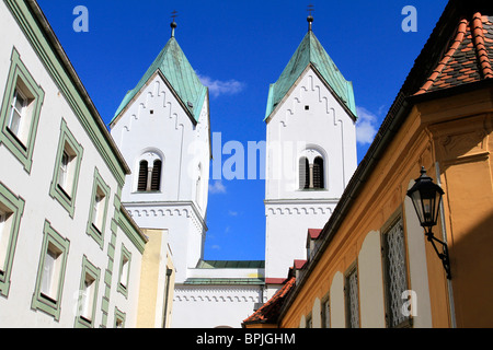 Heiliges Kreuz Kloster Niedernburg in Passau, Niederbayern, Deutschland Stockfoto