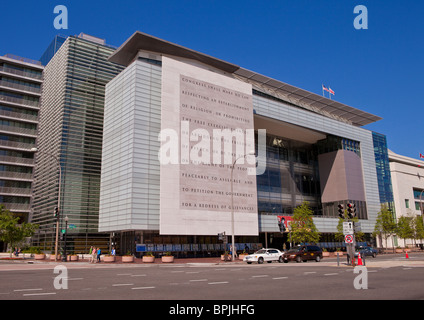 WASHINGTON, DC, USA - Newseum an der Pennsylvania Avenue. Stockfoto