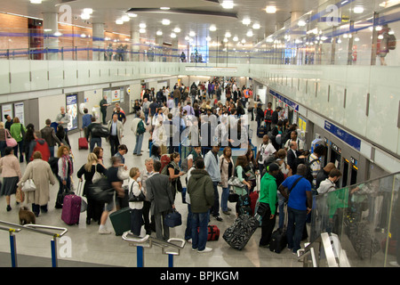 Schalterhalle - Kings Cross / St. Pancras u-Bahnhaltestelle - London Stockfoto