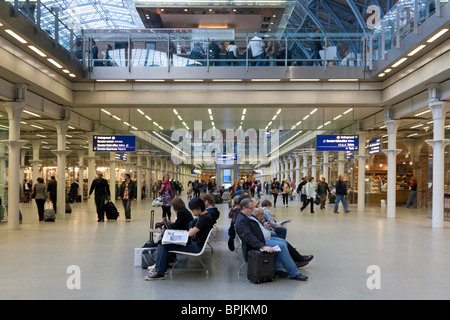 Internationaler Bahnhof St Pancras - London Stockfoto