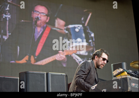 Sacramento, Ca - Juli 17,2008: Keyboarder Steve nieve führt auf der Bühne im Sleep train Amphitheater in Marysville, Ca Stockfoto