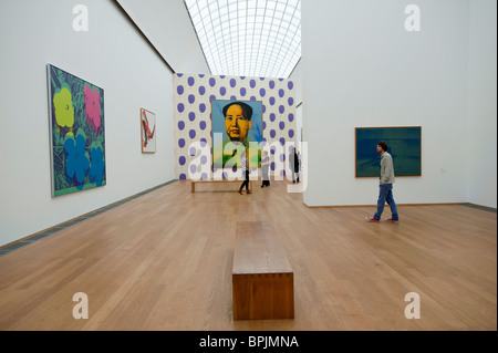 Innere des Hamburger Bahnhofs-Museum für zeitgenössische Kunst in Berlin Deutschland Stockfoto