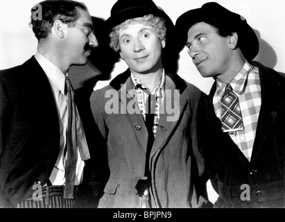 GROUCHO MARX, HARPO MARX, Chico Marx, EINE NACHT IN DER OPER, 1935 Stockfoto