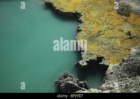 17. Juni 2008 - Kawah Ijen, Säuresee mit Schwefel Küste, Insel Java, Indonesien. Stockfoto