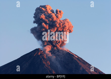 22. August 2005 - Semeru Ausbruch, Insel Java, Indonesien. Stockfoto