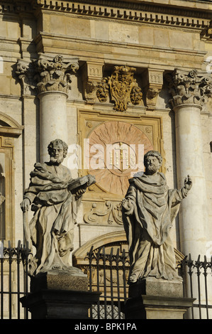 Kosciol SW Piotra ich Pawla, Statuen der Apostel vor SS Peter und Paul Kirche, Krakau, Polen, Europa Stockfoto