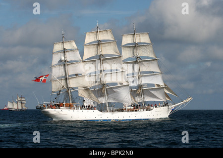 Christian Radich auf der Startline in The Tall Ships Rennen 2010, Kristiansand, Norwegen Stockfoto