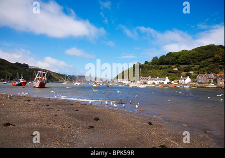 Hafen von Fishguard als Gezeiten erlischt in Pembrokeshire, West Wales, Großbritannien. Stockfoto