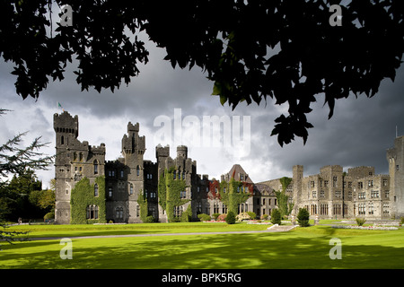 Ashford Castle in der Nähe von Cong, County Mayo, Irland, Europa Stockfoto