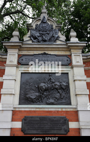 Gelegen an der Kreuzung der Chelsea Bridge Rd und Chelsea Embankment in diesem Denkmal für die Carabiniers. Stockfoto