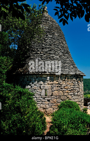 Frankreich: Stein Cabana "Cabane de Cloche" in den Jardins Suspendus de Marqueyssac Stockfoto