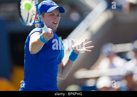 Kim Clijsters (BEL) im Wettbewerb bei der 2010 US Open Tennis Stockfoto