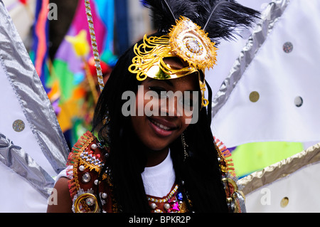 Porträt der Tänzerin Mädchen in Notting Hill Karneval Kinder Parade, London, England, UK Stockfoto