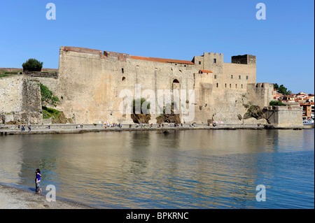 Collioure Burg in der Nähe von Perpignan, Pyrenäen-Oriental, Frankreich Stockfoto