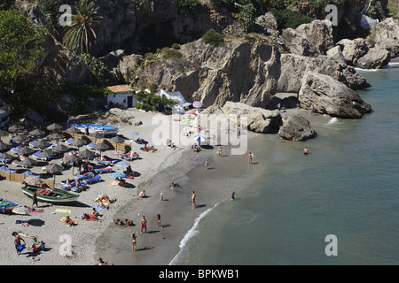 Blick auf Playa de Calahonda, Nerja, Andalusien, Spanien Stockfoto