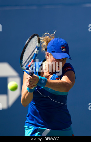 Kim Clijsters (BEL) im Wettbewerb bei der 2010 US Open Tennis Stockfoto