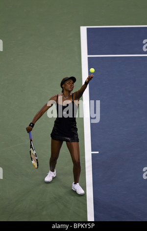 Venus Williams (USA) im Wettbewerb bei der 2010 US Open Tennis Stockfoto