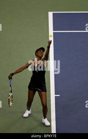 Venus Williams (USA) im Wettbewerb bei der 2010 US Open Tennis Stockfoto