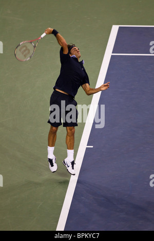 Roger Federer (SUI) im Wettbewerb bei der 2010 US Open Tennis Stockfoto