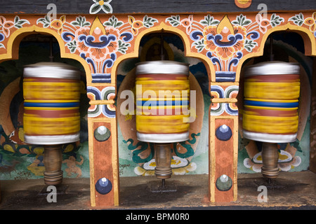 Bunte Gebetsmühlen im Cheri Goemba Kloster erbauen Zhabdrung Ngawang Namgyal in 1620 Thimphu Tal Bhutan Asien Stockfoto