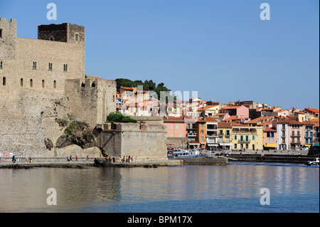 Collioure Burg in der Nähe von Perpignan, Pyrenäen-Oriental, Frankreich Stockfoto