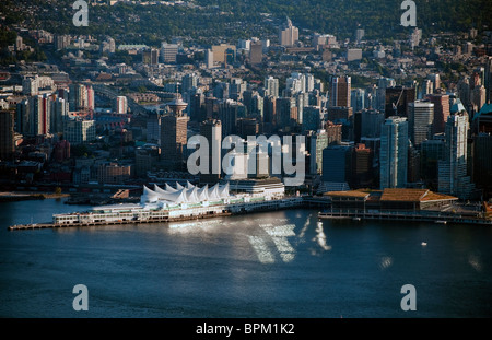 Canada Place und Vancouver Convention Center Antenne, Floatplane-Terminal, Seebus, Bahnhof, Kreuzfahrtschiff-Terminal Stockfoto