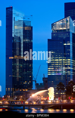 Singapur, Marina Bay, der Merlion. Stockfoto