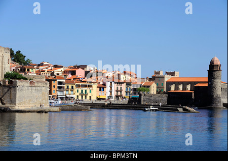 Collioure Burg in der Nähe von Perpignan, Pyrenäen-Oriental, Frankreich Stockfoto