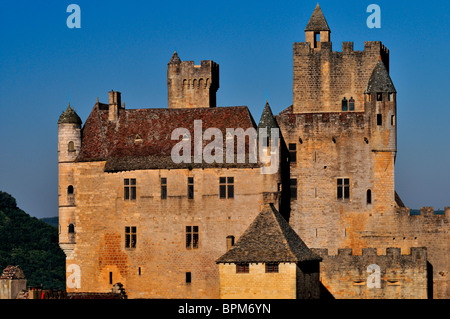 Frankreich: Chateau de Beynac im historischen Dorf Beynac et Cazenac Stockfoto