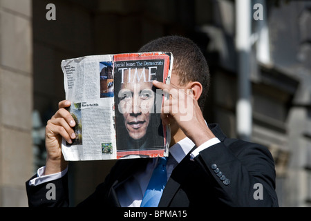 Ein Künstler, der ein Obama schauen Sie gleichermaßen, das Edinburgh Festival Fringe 2010.  In das Comedy Musical Obama Mia Stockfoto