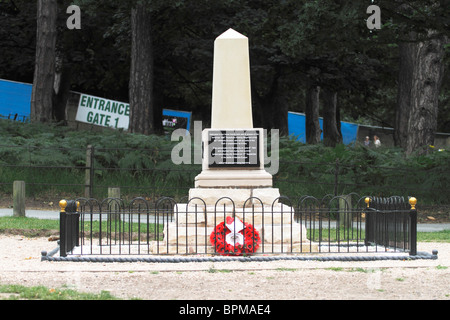 Kriegerdenkmal im Wollaton Park errichtet, das amerikanische 508. Fallschirm-Infanterie-Regiment zu gedenken, die an Wollaton in der Vorbereitung für d-Day 1944 lagerten. Sie Fallschirm in der Normandie am 6. Juni 1944 und kehrte dann nach Wollaton in diesem Sommer vor seiner Rückkehr nach Europa und Fallschirmspringen zurück in Holland am 17. September für die Operation Market Garden, wo ihre Mission war es, zu erfassen und sichern Sie die Brücke über den Fluss Waal in der Nähe von Nijmegen. Stockfoto