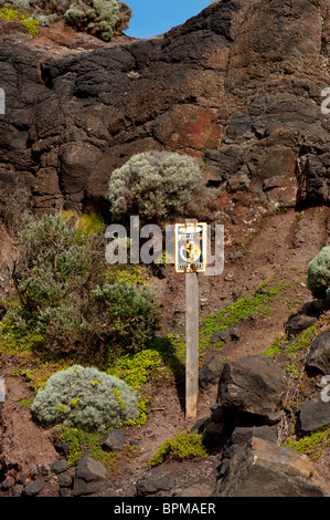 Schilder Warnung von steilen Felsen Kanten am Kap Schanck Victoria Australien. Stockfoto