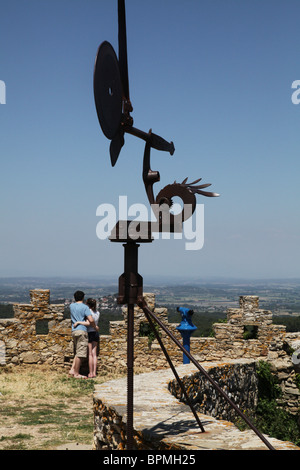Luftaufnahme von mittelalterlichen Begur Hügel Festung in der Nähe der Costa Brava in Katalonien in Spanien Stockfoto