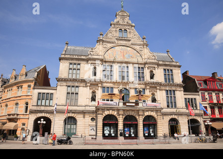 Sint Baafs Plein, Gent, Ost-Flandern, Belgien, Europa. Die aus dem 19. Jahrhundert Königliche Niederländische Theater in der Altstadt Stockfoto