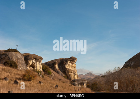 Frog Rock. Ein Kalkstein Felsen auf dem Weka Pass zwischen den Canterbury Plains und Bezirk Amuri. Stockfoto