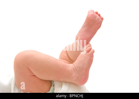 Neugeborenes Baby Beine isoliert auf weiss. Stockfoto