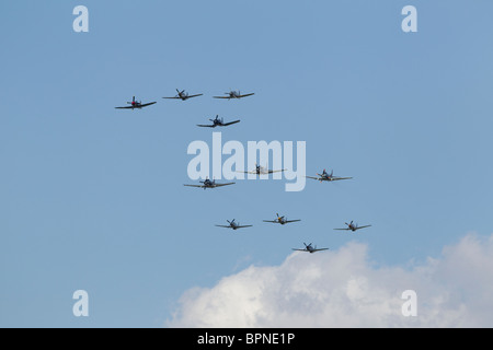 Eine Gruppe von Kampfflugzeuge fliegen im Rahmen einer Flugschau Stockfoto