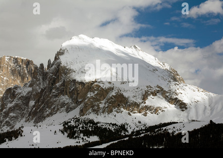 Sasso Piatto Plattkofels Sasplat Schnee eingereicht und Klippen Selva Val Gardena-Dolomiten-Italien Stockfoto