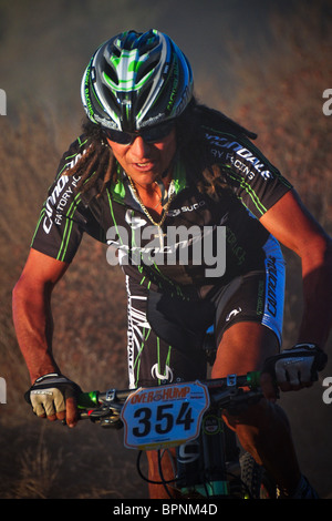 Mountainbike-Rennen in Irvine Lake in Südkalifornien. Stockfoto