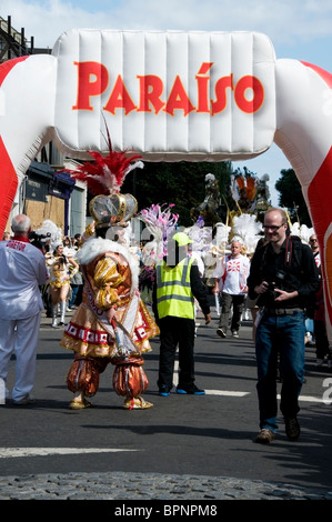 Paraiso Schule Samba Festival-Beitrag Parade, Notting Hill Karneval 2010, London, England, UK, Europa, EU Stockfoto