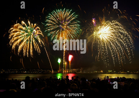 Schönen Feuerwerk über English Bay während der Feier der Lichter 2010, Mexiko Nacht, Vancouver, Britisch-Kolumbien, Kanada Stockfoto