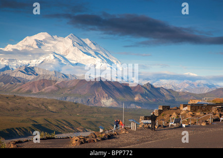 Mt. McKinley und Eielson Visitor Center, Denali-Nationalpark, Alaska. Stockfoto