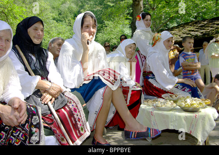 Hochzeitsbräuche des Dorfes Banat Bulgaren Bardarski Geran, Bulgarien Byala Slatina Gemeinde Stockfoto